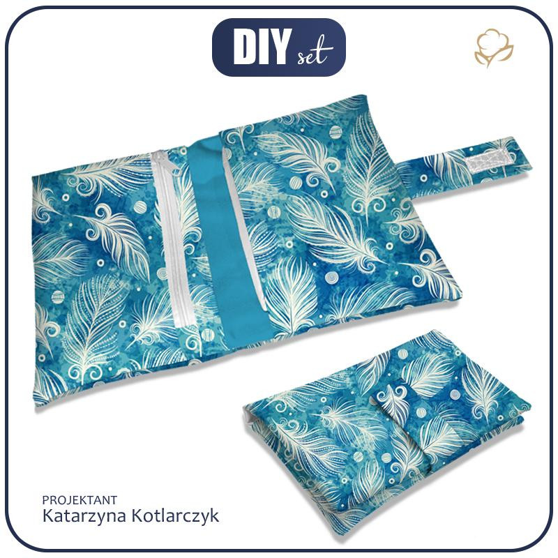 ETUI NA PIELUCHY - BIAŁE PIÓRKA / niebieski