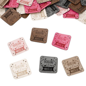 Metka ''ZROBIONE Z MIŁOŚCIĄ'' 3x3cm - kolory do wyboru 