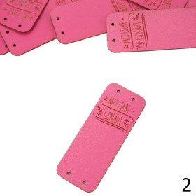 Metka boczna „MIT LIEBE GENÄHT” 2x5 cm - kolory do wyboru 