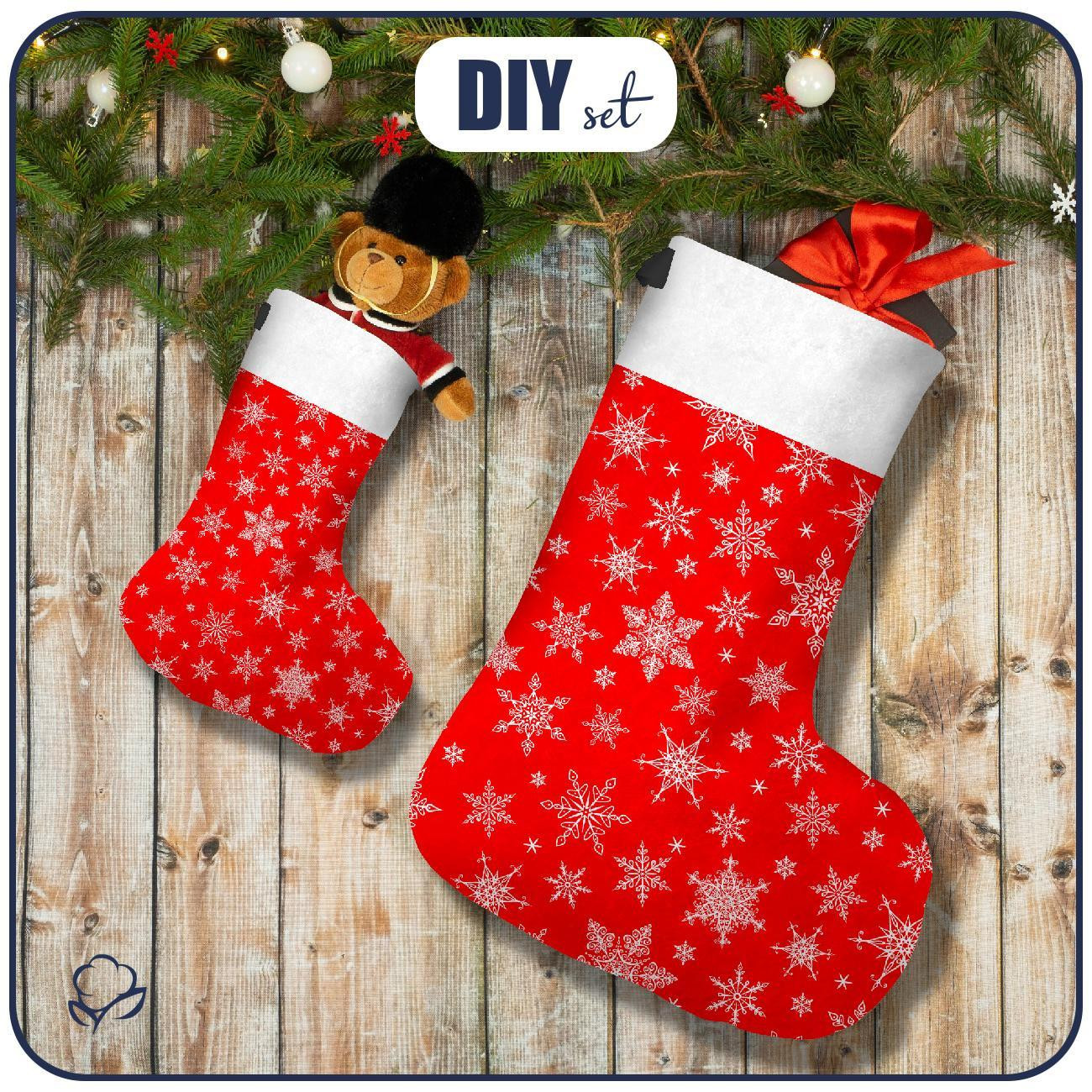 Christmas Stocking Set - SNOWFLAKES PAT. 2 / red
