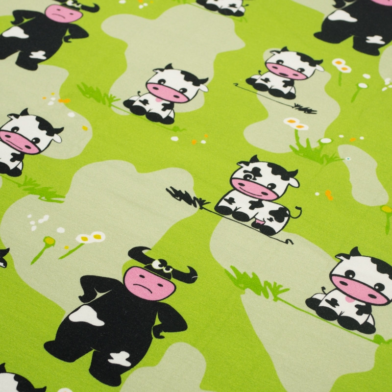 COWS ON GREEN - looped knit 