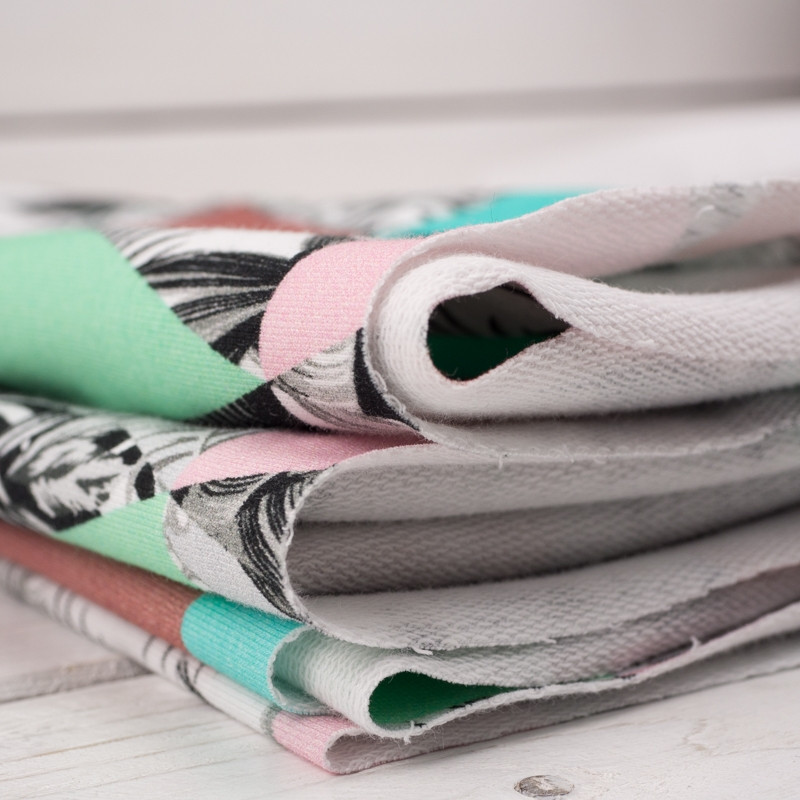 FORREST TRIANGLES - looped knit SP250