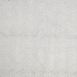 DAISIES / white - Embroidered cotton fabric