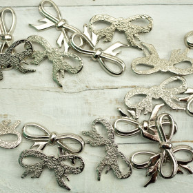 Metal pendant bow - silver