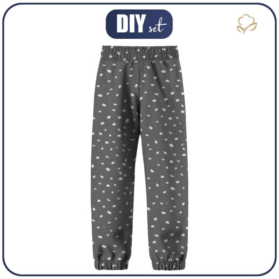 SOFTSHELLOVÉ DĚTSKÉ KALHOTY (YETI) - BÍLÉ STOPY / šedá (KOUZELNÝ VÁNOČNÍ LES)