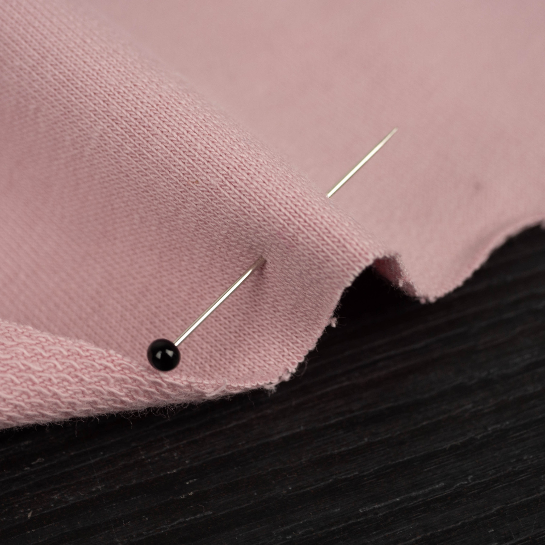SWALLOWS (MINIMAL)  / B-05 rose quartz - looped knitwear 