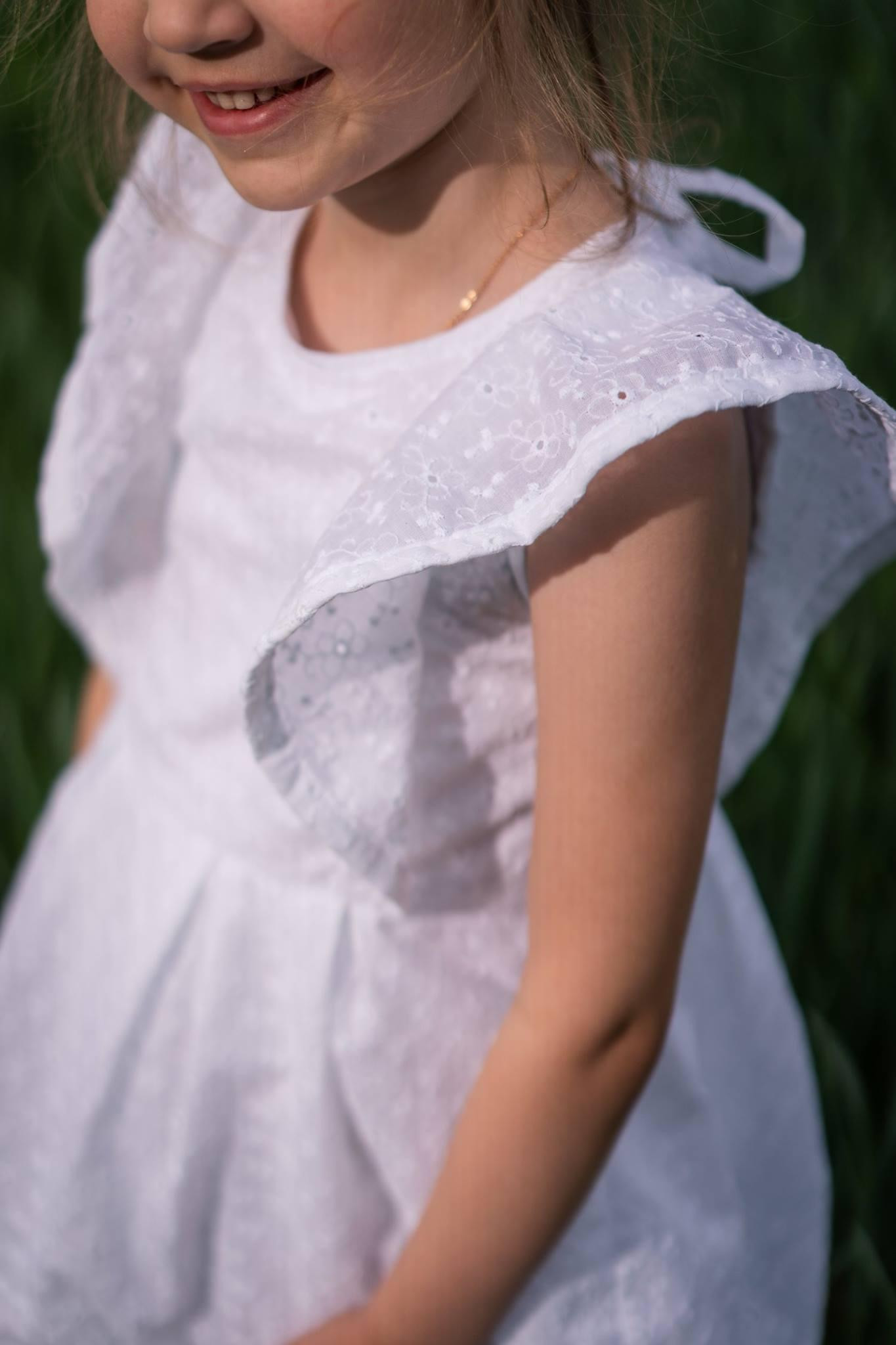 DAISIES / white - Embroidered cotton fabric