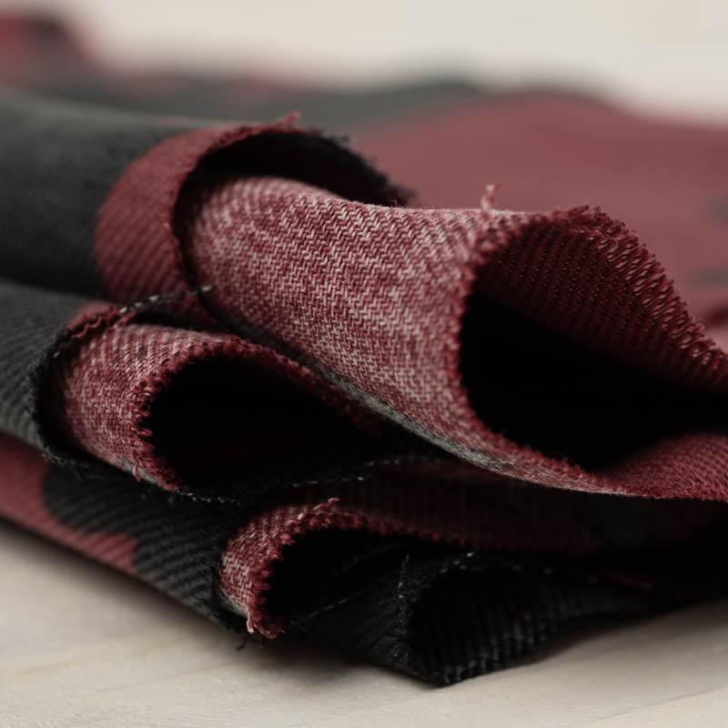 BLACK FLOWERS / maroon - Lyocell woven fabric