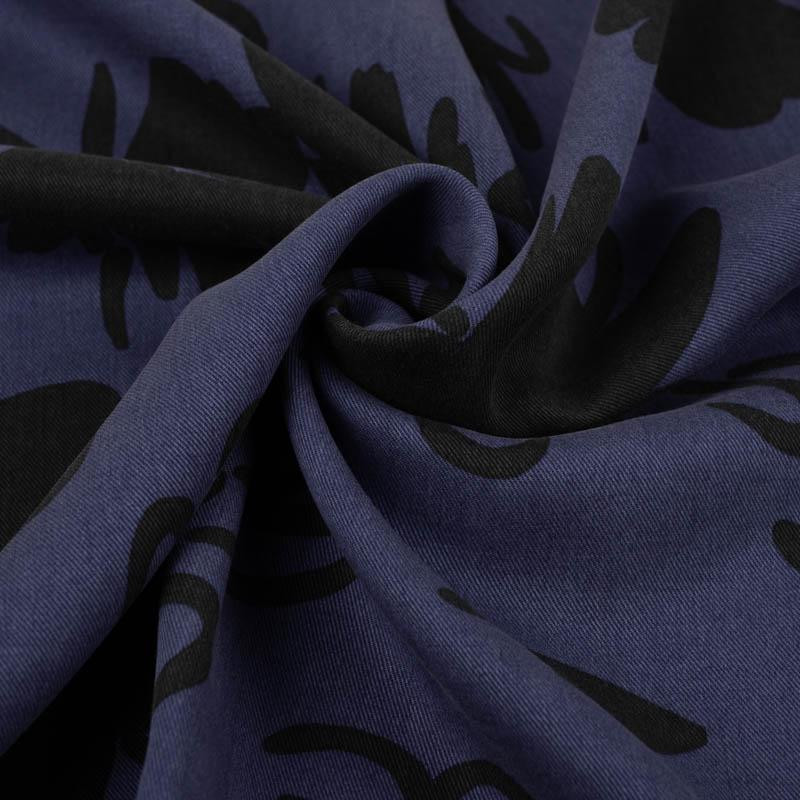 40cm BLACK FLOWERS / dark blue - Lyocell woven fabric