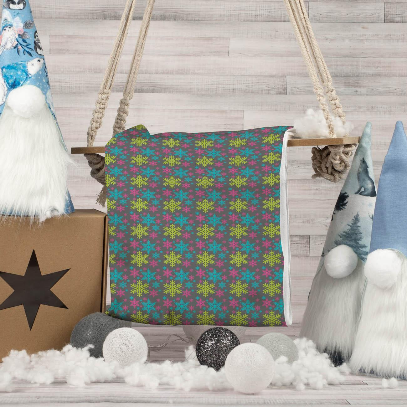 COLORFUL SNOWFLAKES (PENGUINS)