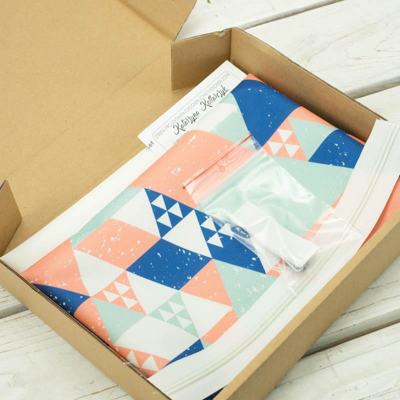 NAPPY CASE - TRIANGLES / salmon pink 