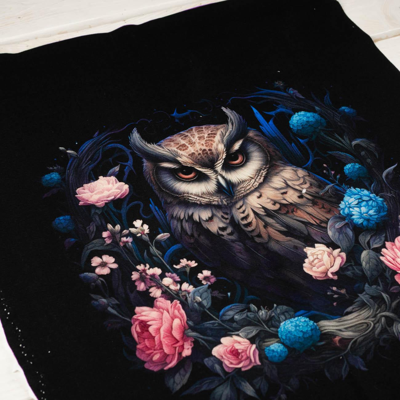 GOTHIC OWL - panel (60cm x 50cm) looped knit