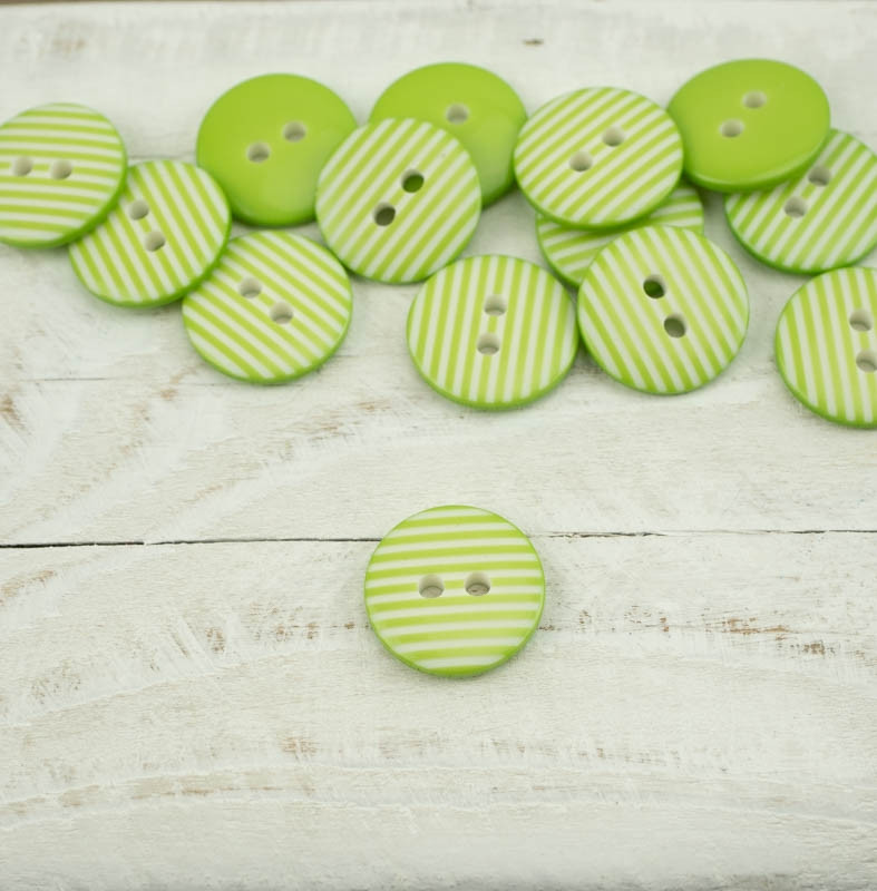 Plastic button with stripes middle - lime