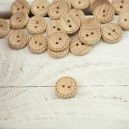  Wooden button with tacking - small