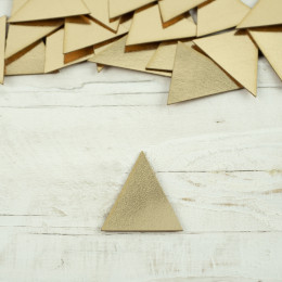 Leatherette label small triangle - light gold
