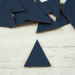 Leatherette label small triangle - dark blue