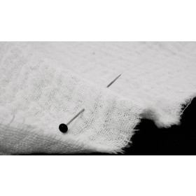 LEAVES AND INSECTS PAT. 1 (TROPICAL NATURE) / white - Cotton muslin