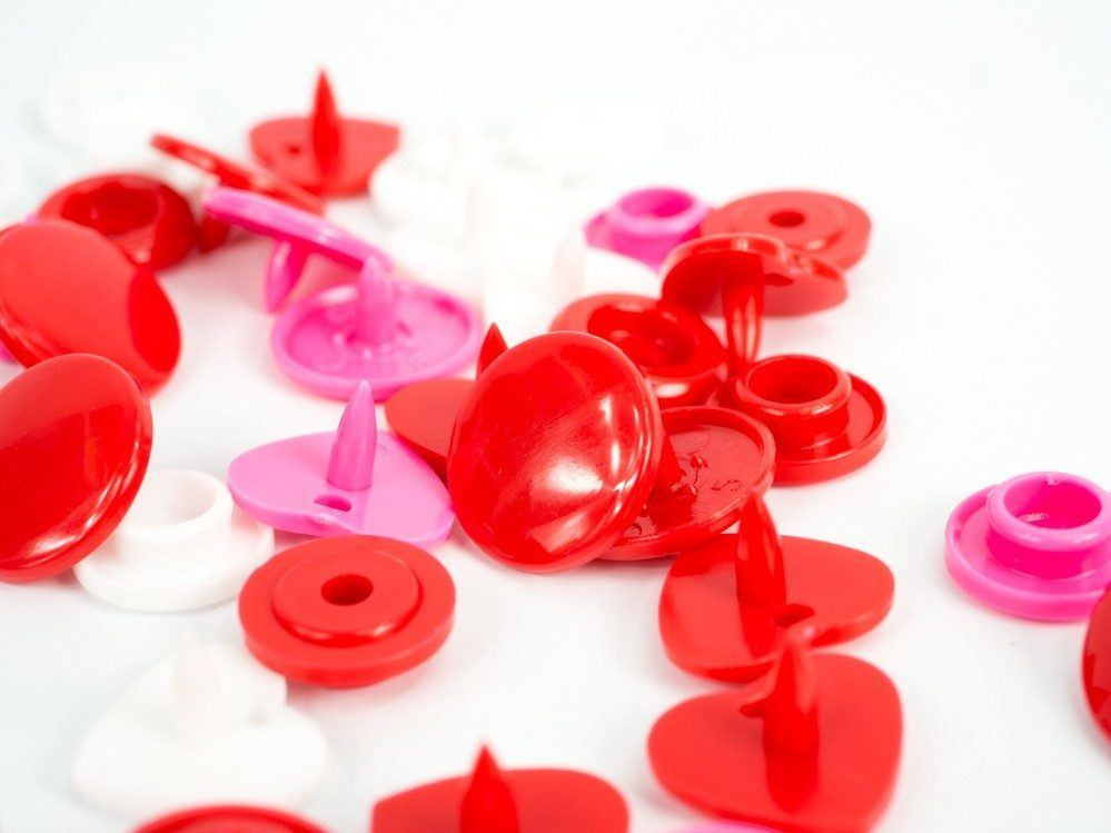 DRUCKKNÖPFE 12,4 mm PRYM Love - 30 Stück - Herzen rosa / rot / weiß