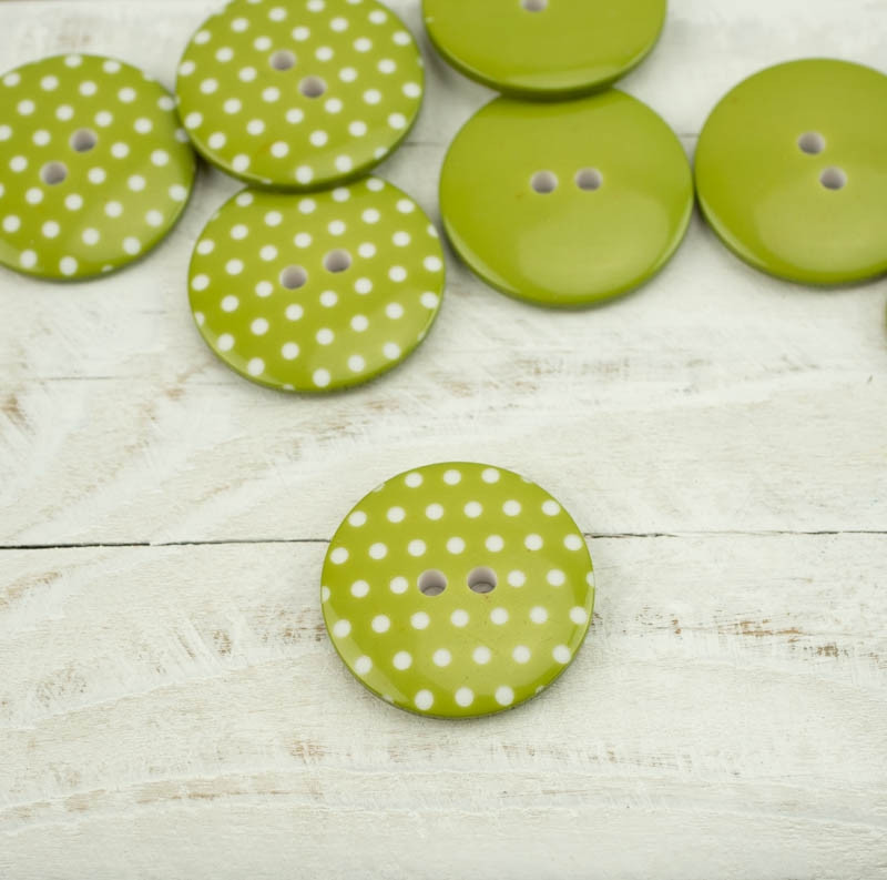 Kunststoffknopf mit Punkten groß - olive