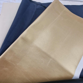 Paket mit Kunstleder (Skai) M.3
