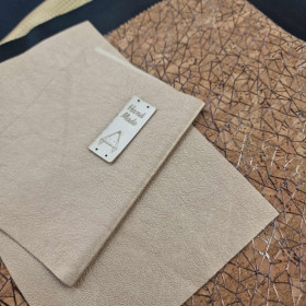 Paket mit Kunstleder (Skai) M.3
