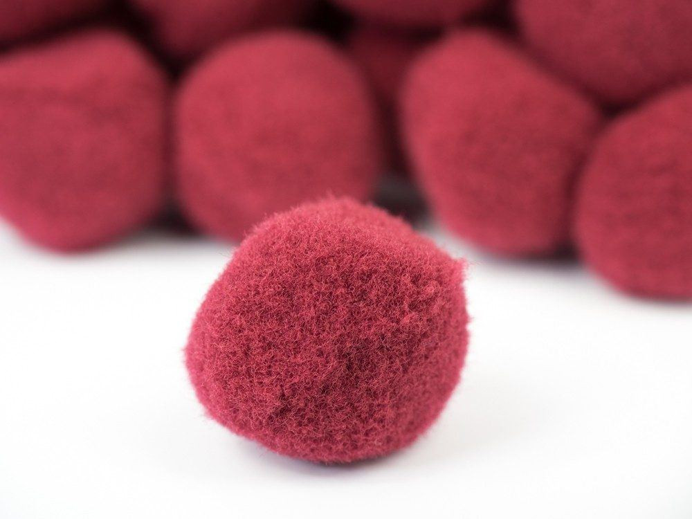 Pomponik maroon