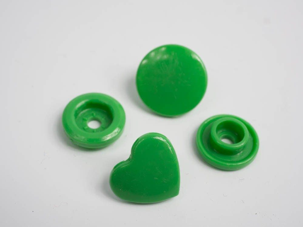 Fasteners KAM hearts 12 mm green 10 sets
