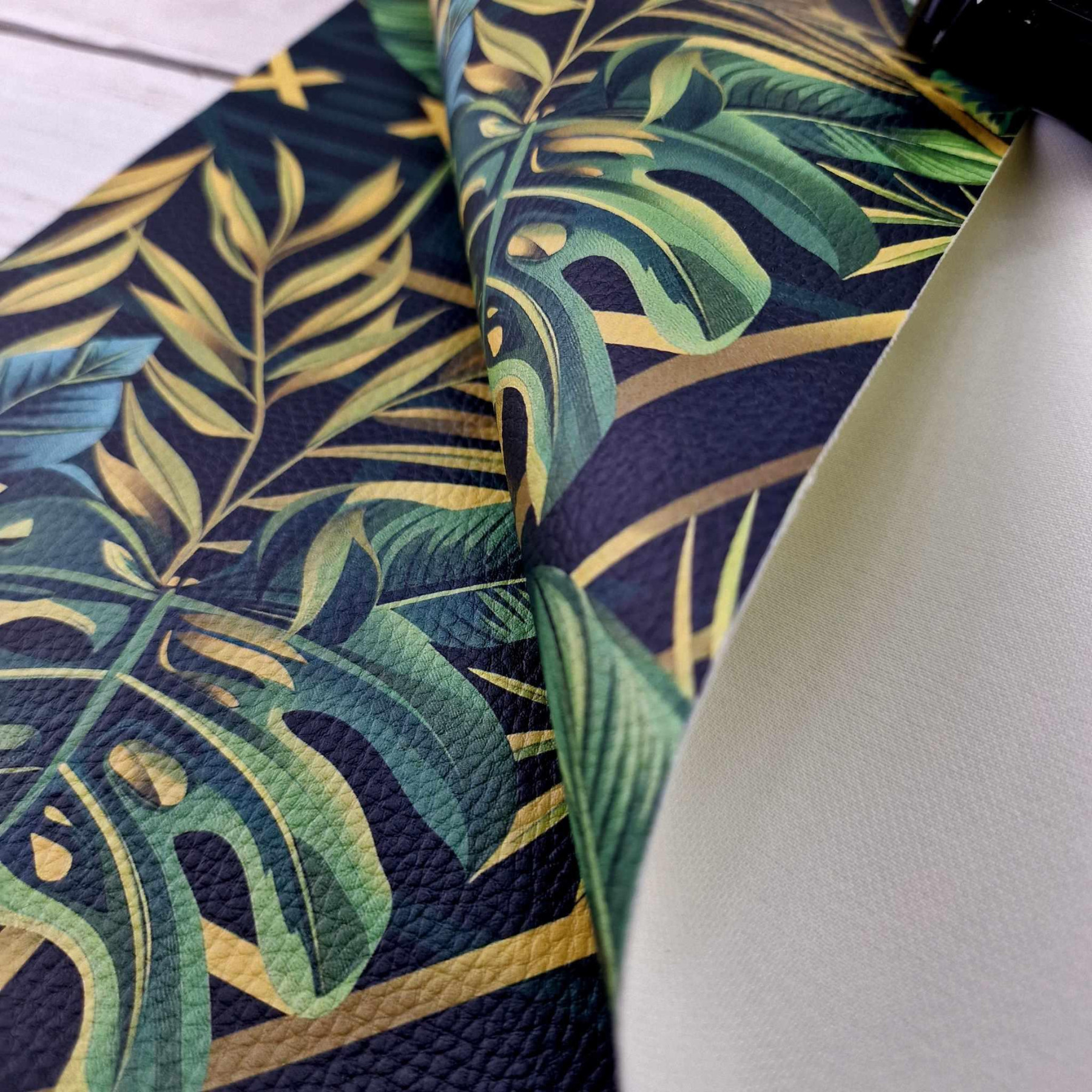 WILD JUNGLE wz.4 (MONSTERA) - thick pressed leatherette