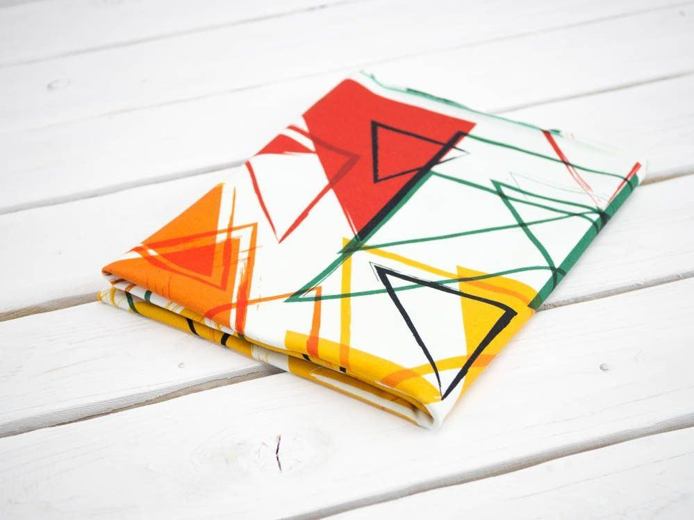 COLORFUL TRIANGLES - single jersey with elastane TE210
