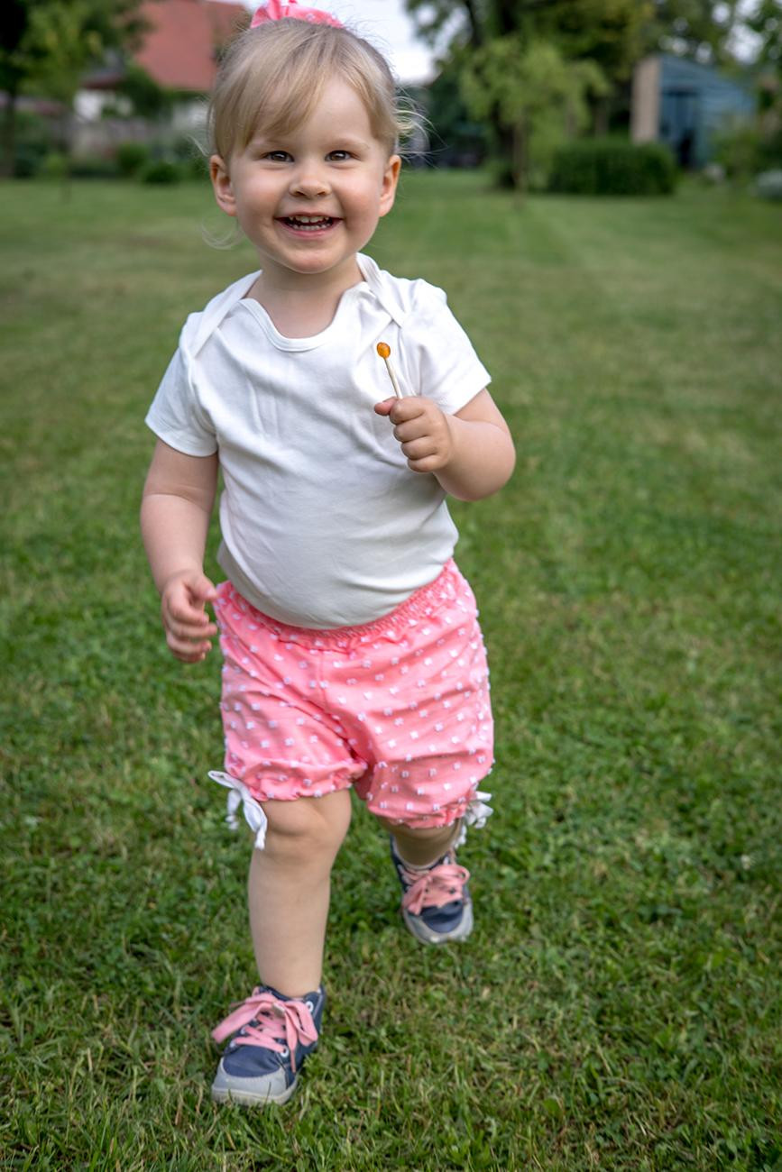 KID`S PUMPY SHORTS - BATIK pat. 2 / fuchsia - sewing set