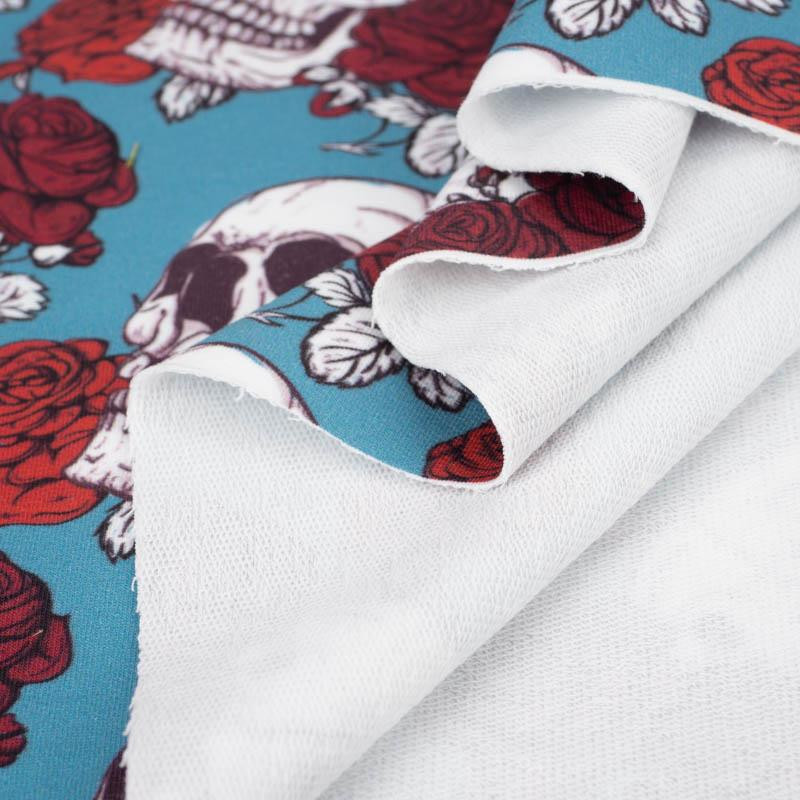 SKULLS AND ROSES - looped knit SP250