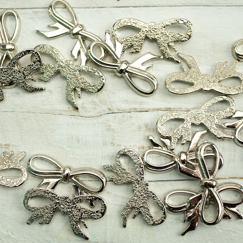 Metal pendant bow - silver