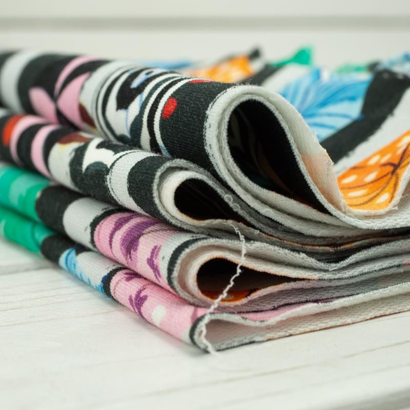 UMBRELLAS ON CROSSWALK - looped knit SP250