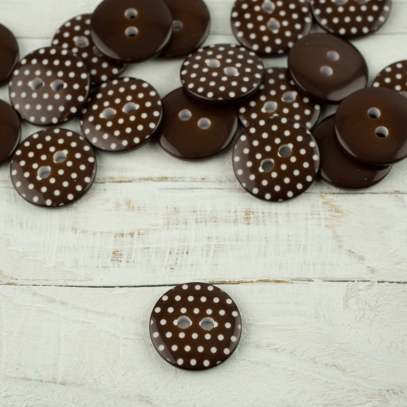 Plastic button with dots middle - dark brown