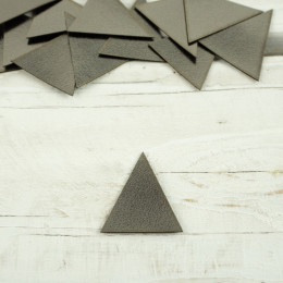 Leatherette label small triangle - dark silver