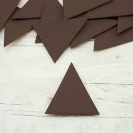 Leatherette label big triangle - brown