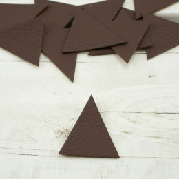 Leatherette label small triangle - brown