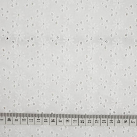 DAISIES / white - Embroidered cotton fabric