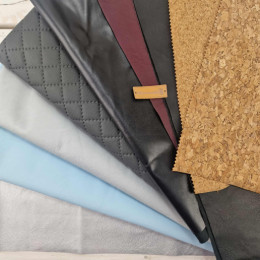 Paket mit Kunstleder (Skai) M.8