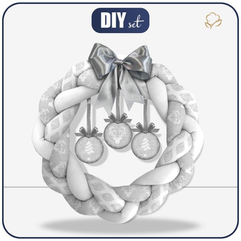 WIANEK ŚWIĄTECZNY - CHOINKI Z GWIAZDKAMI / jasnoszary - zestaw do uszycia